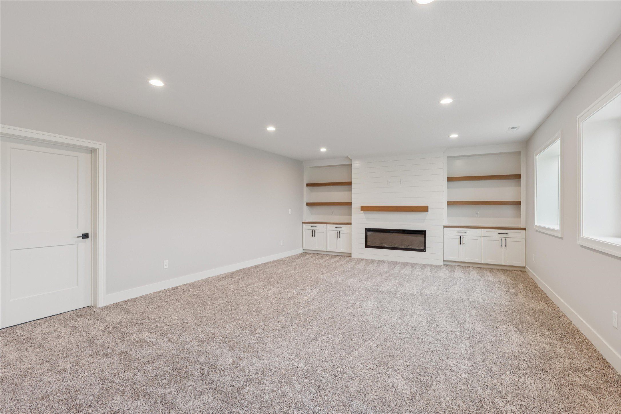 17418 North Valley Drive. Urbandale, IA 50323