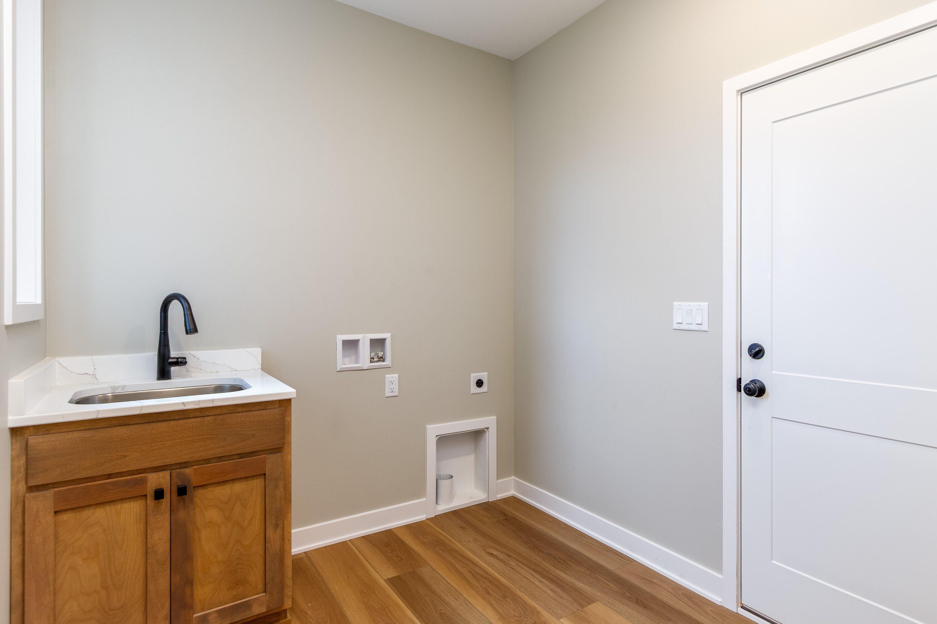 2123 Ketelsen Drive. Ames, IA 50010