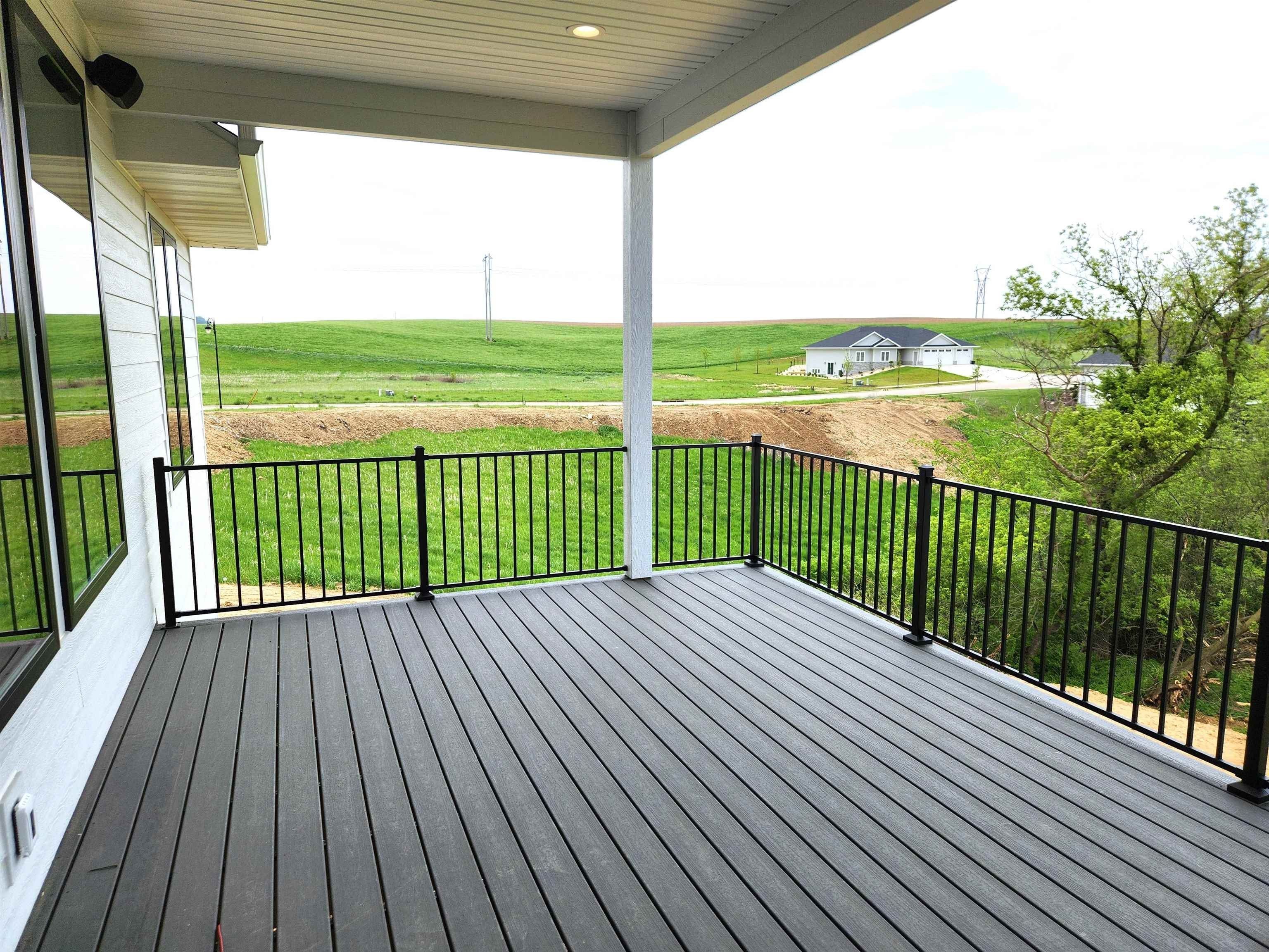 424 Solomia. Peosta, IA 52068