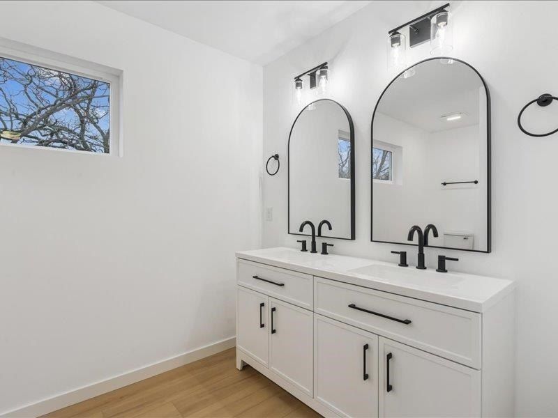 804 Windam Drive. Solon, IA 52333