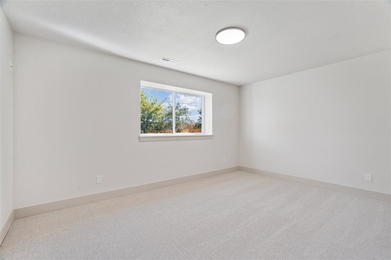 810 Crestview Dr. Solon, IA 52333