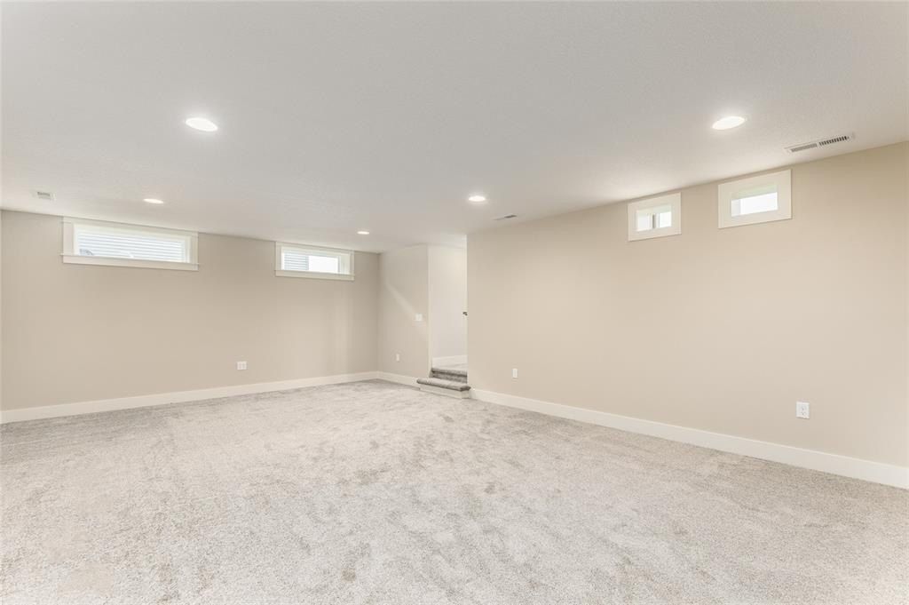 1821 Cottage Ridge Drive. Marion, IA 52302