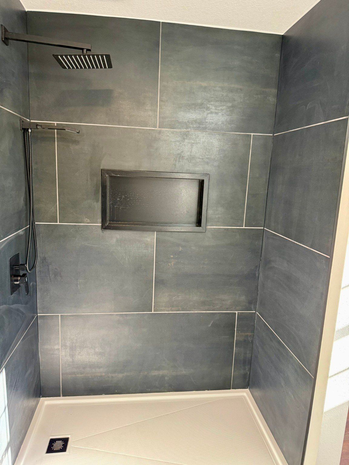 348 E Pleasant View Drive. Des Moines, IA 50315