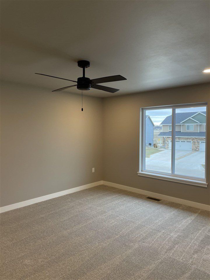 3332 Loethen Ln. Coralville, IA 52241