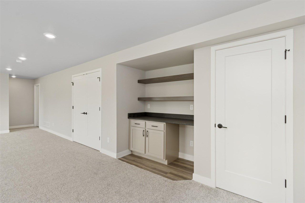 730 Chamberlin Ln. North Liberty, IA 52317