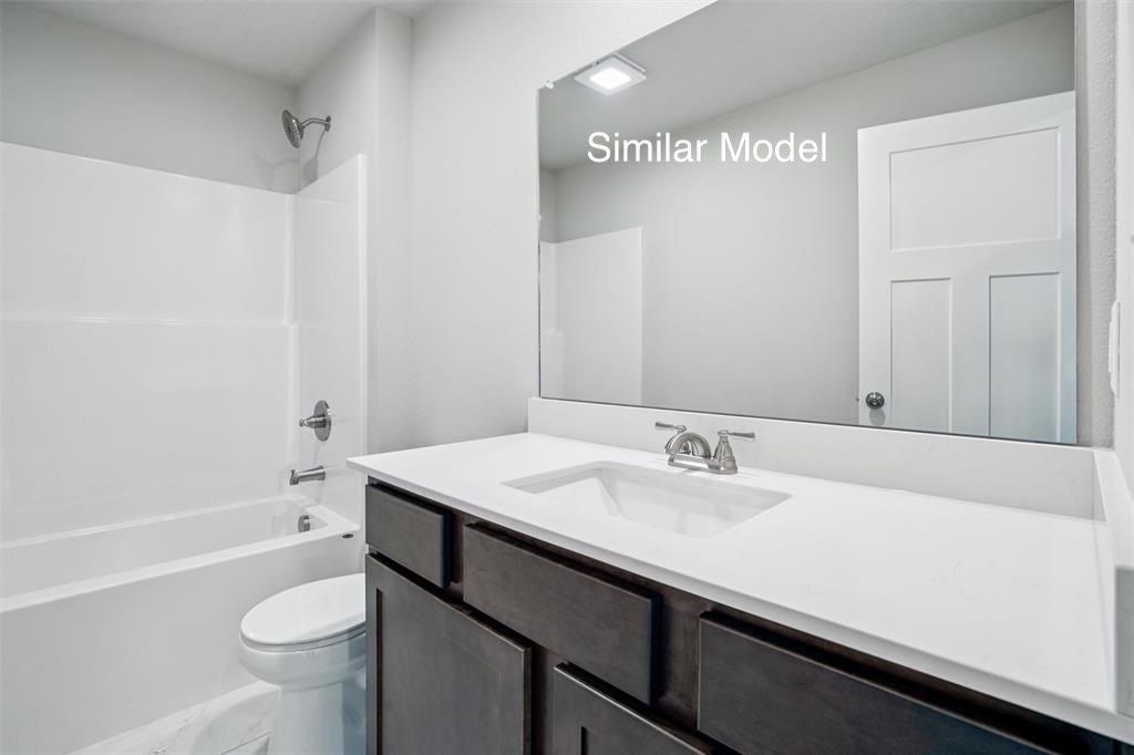 570 Nw Rockwood Lane. Grimes, IA 50111