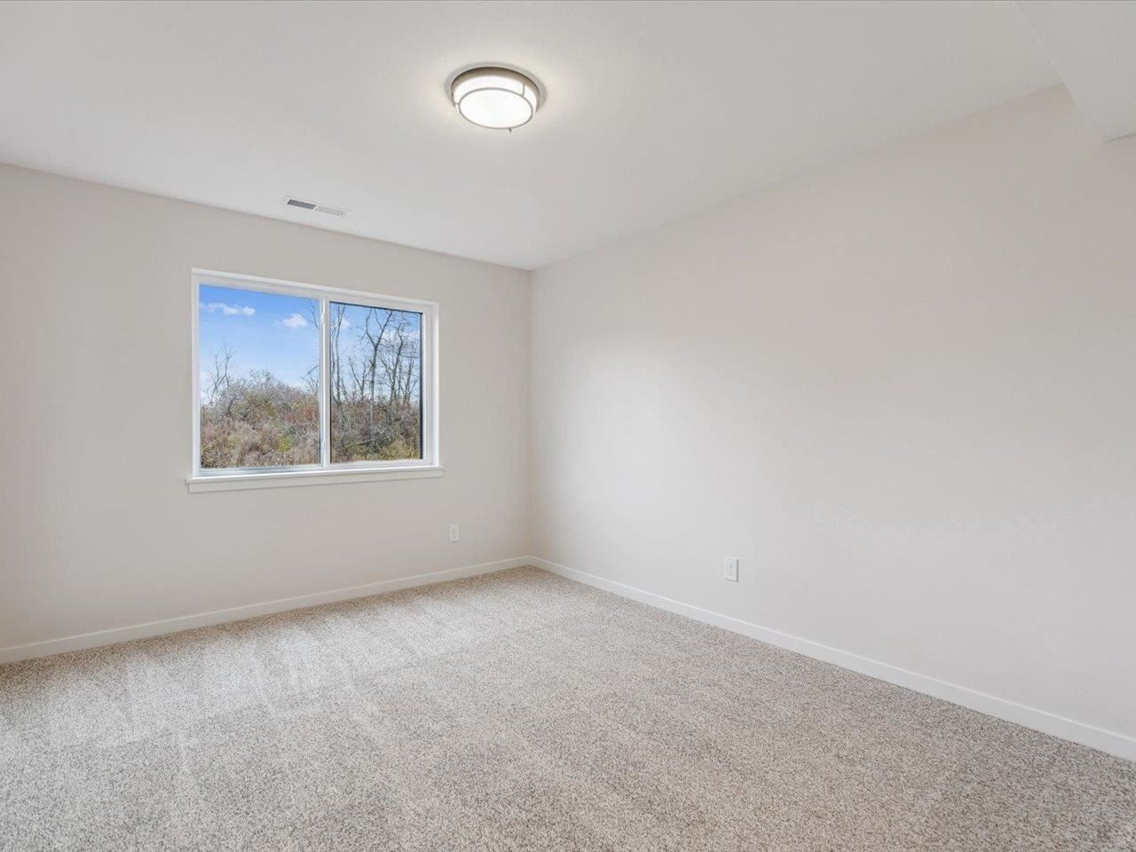 586 Maclan Cir. Iowa City, IA 52246