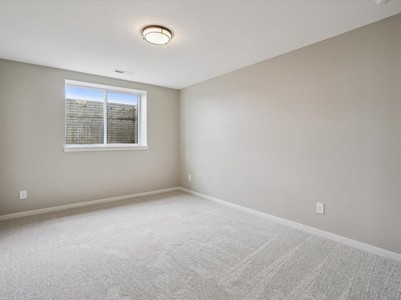 1289 Covered Wagon Dr. Iowa City, IA 52240