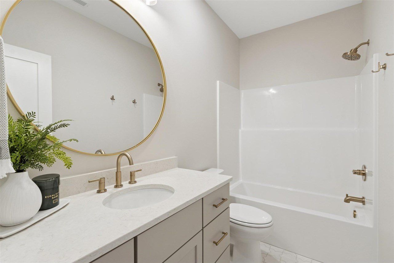 411 Macbride Trl. Solon, IA 52333