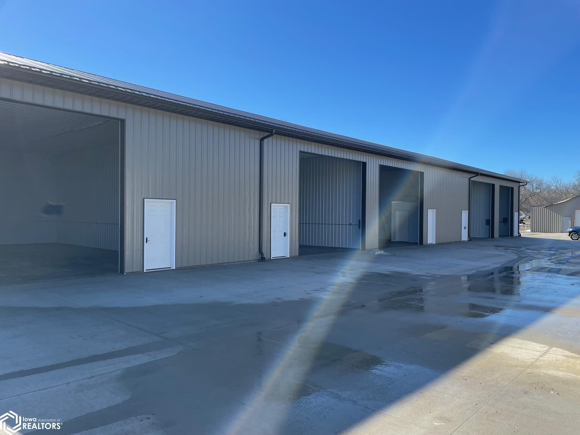 1025 N 8Th St Unit 203. Clear Lake, IA 50428