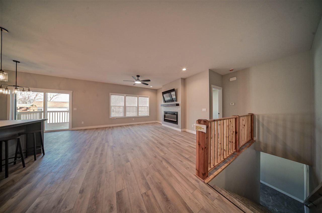 2209 Milligan Court. Cedar Rapids, IA 52404