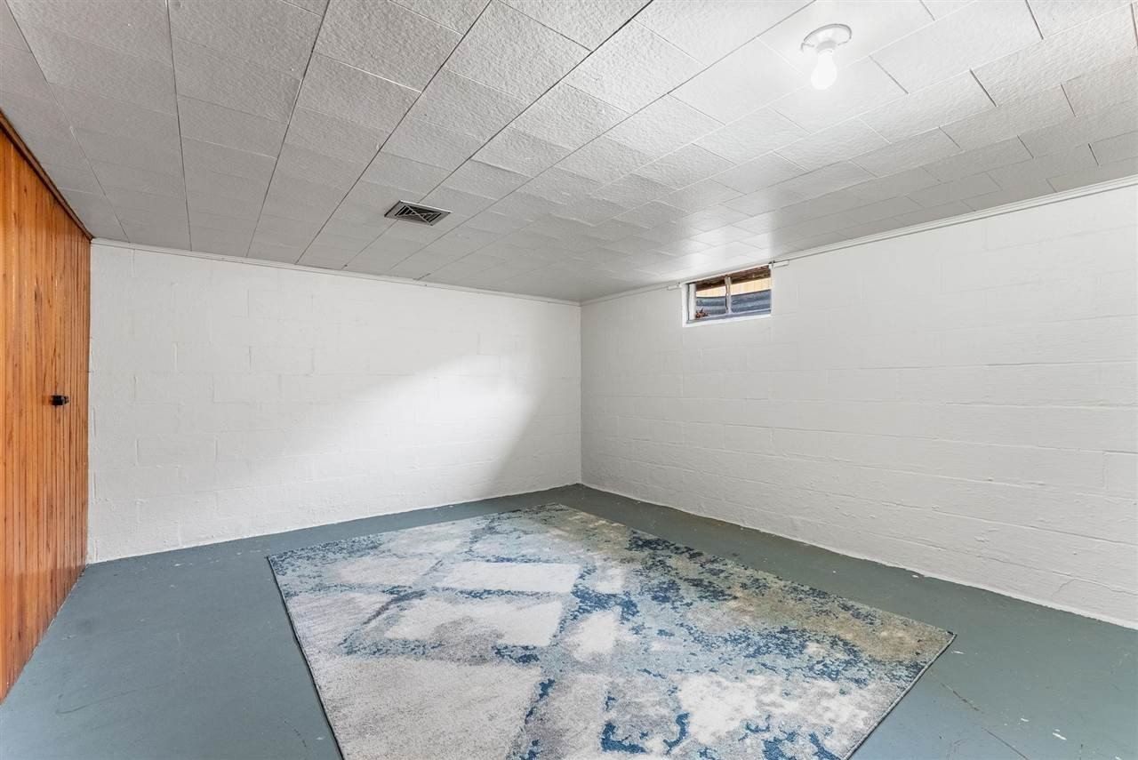 745 S 5Th St. Wapello, IA 52653