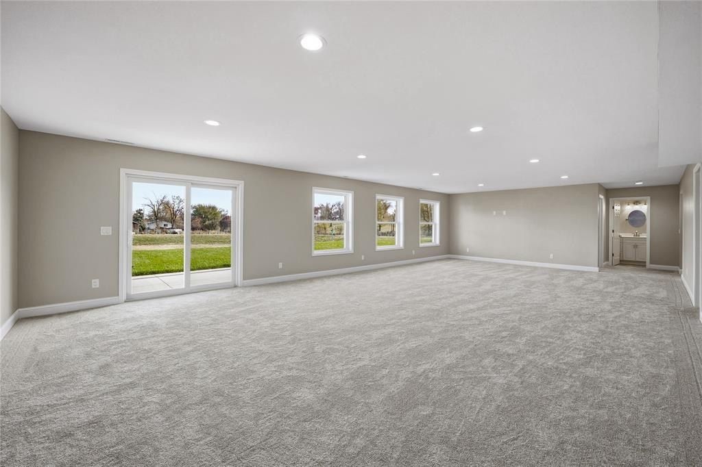 2416 Kestrel Drive Se. Cedar Rapids, IA 52403