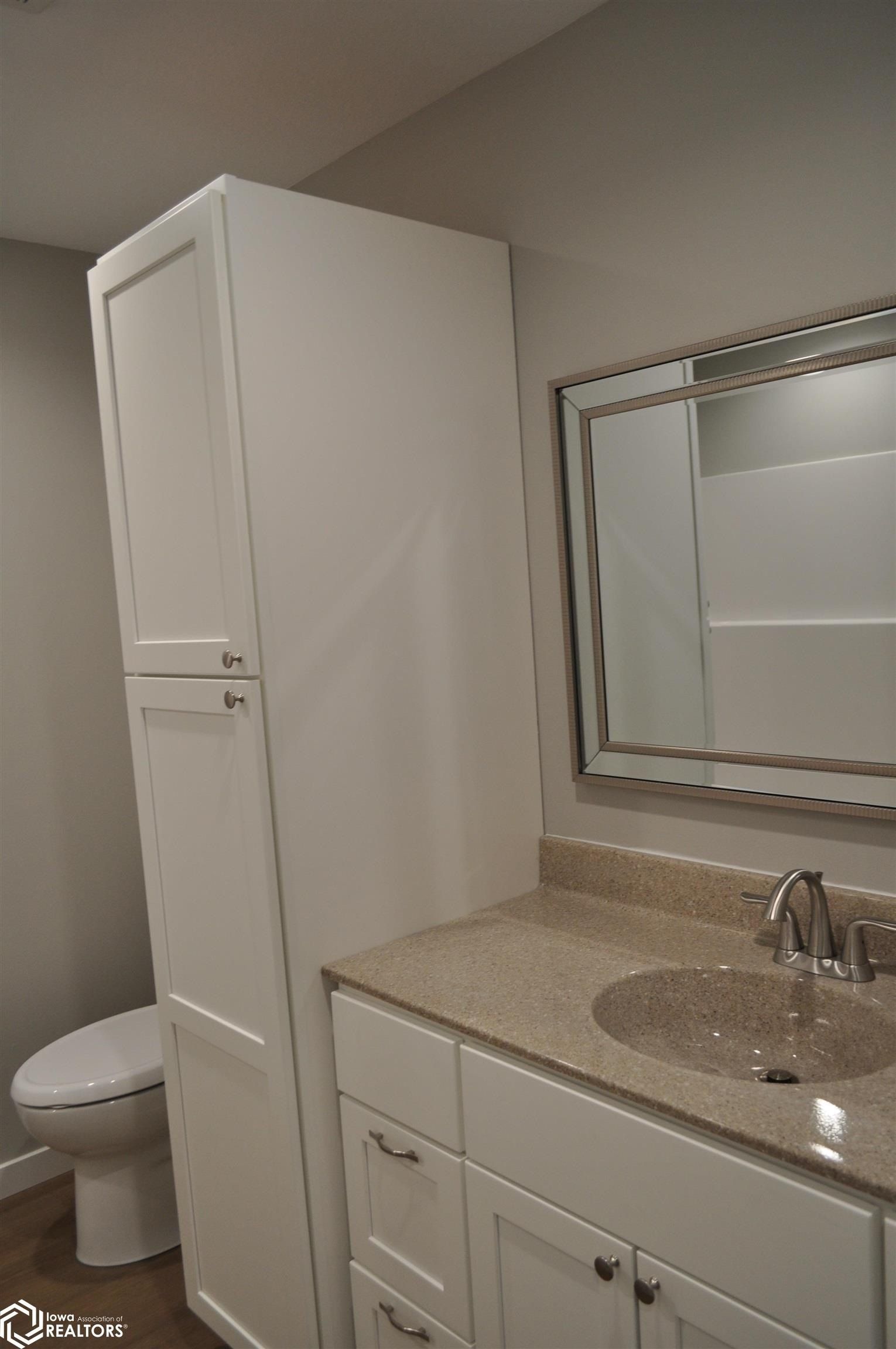 310 S 4Th Avenue. Dedham, IA 51440