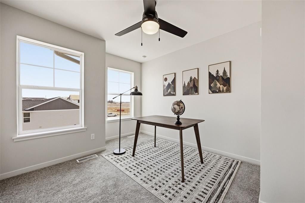 8704 Eddie Drive Sw Unit A. Cedar Rapids, IA 52404