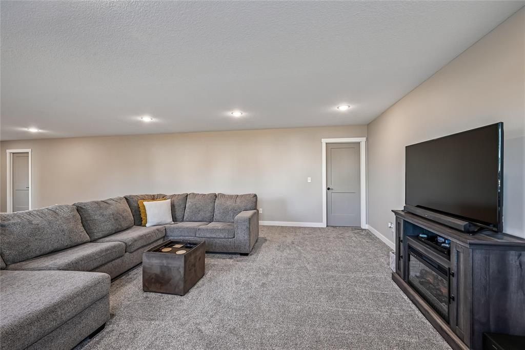 1024 Kettering Road. Marion, IA 52302