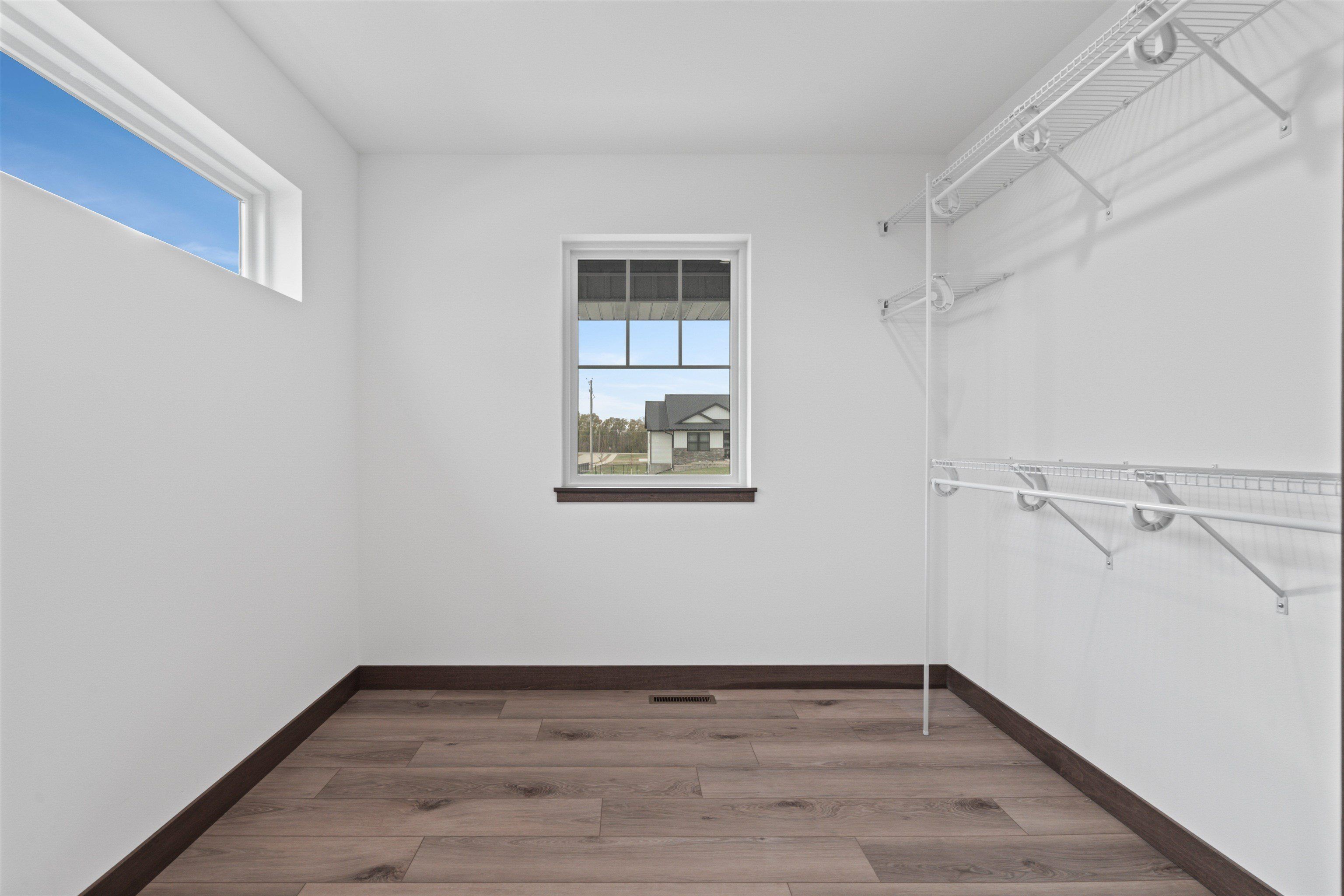 932 Red Oak Street. Manchester, IA 52057