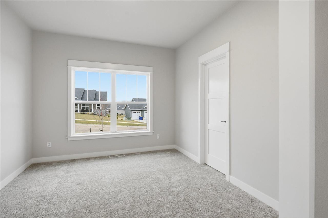 1311 E Gable Way. Tiffin, IA 52340