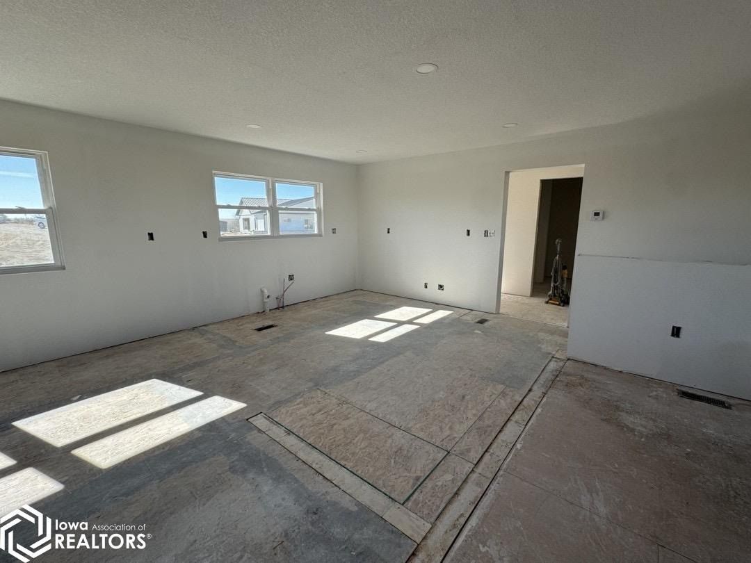 1000 Lake Circle. Ellston, IA 50074