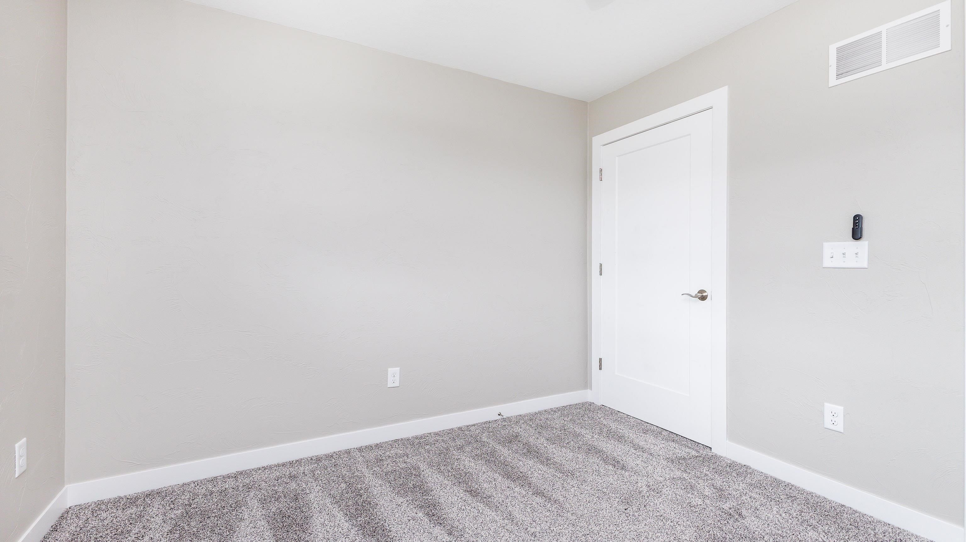 1115 Nw Clare Court. Cascade, IA 52033