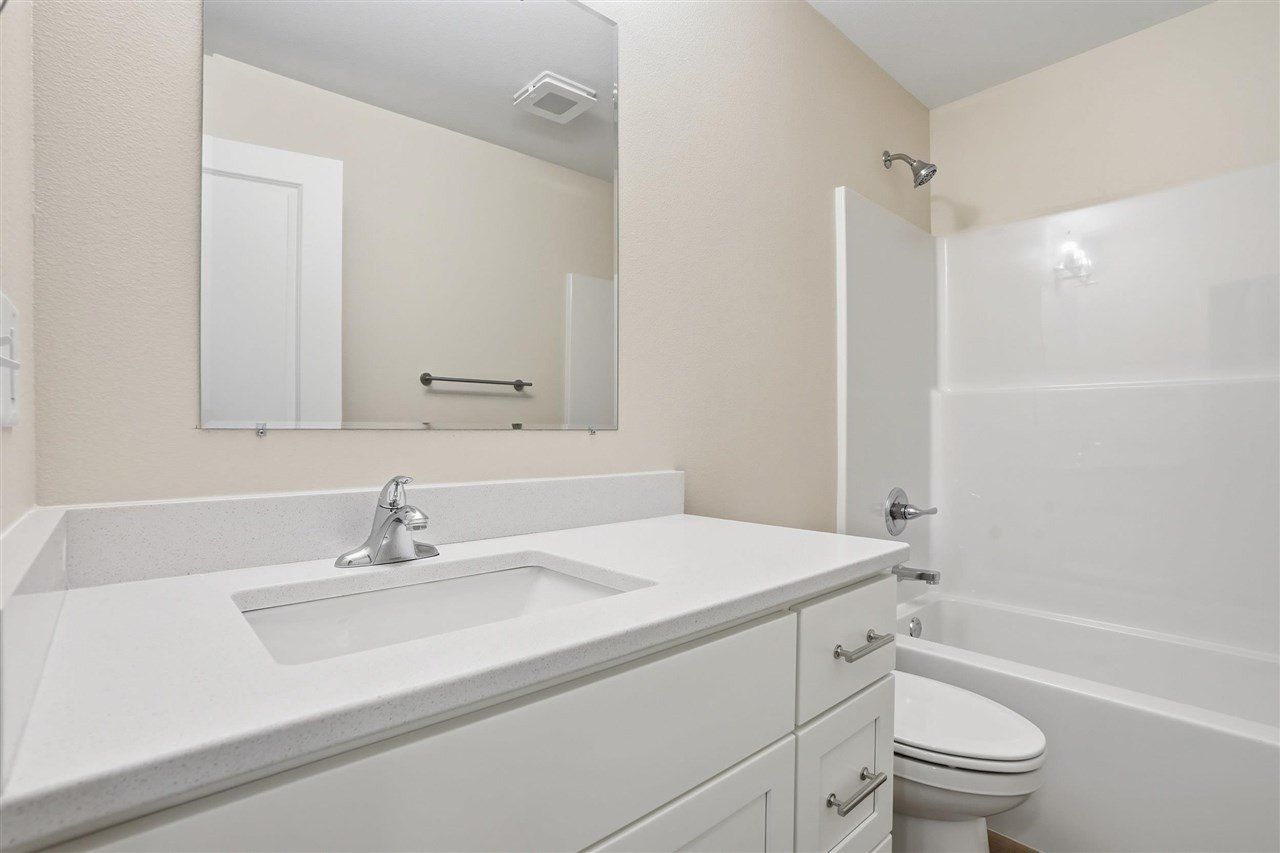 713 E Foster Rd. Iowa City, IA 52245