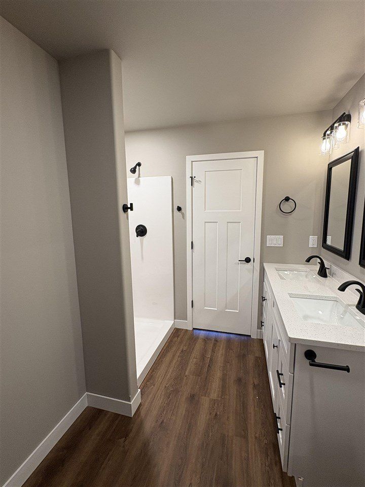 835 Armands Ln. Tiffin, IA 52340