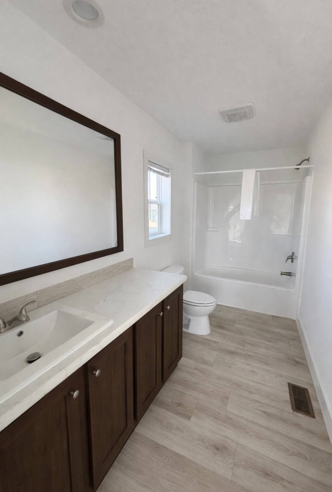 107 Crestview Dr. Le Mars, IA 51031