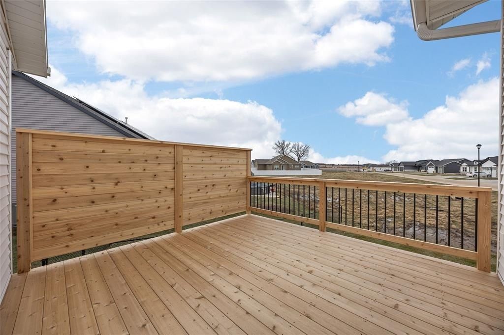 717 Pointer Circle. Center Point, IA 52213