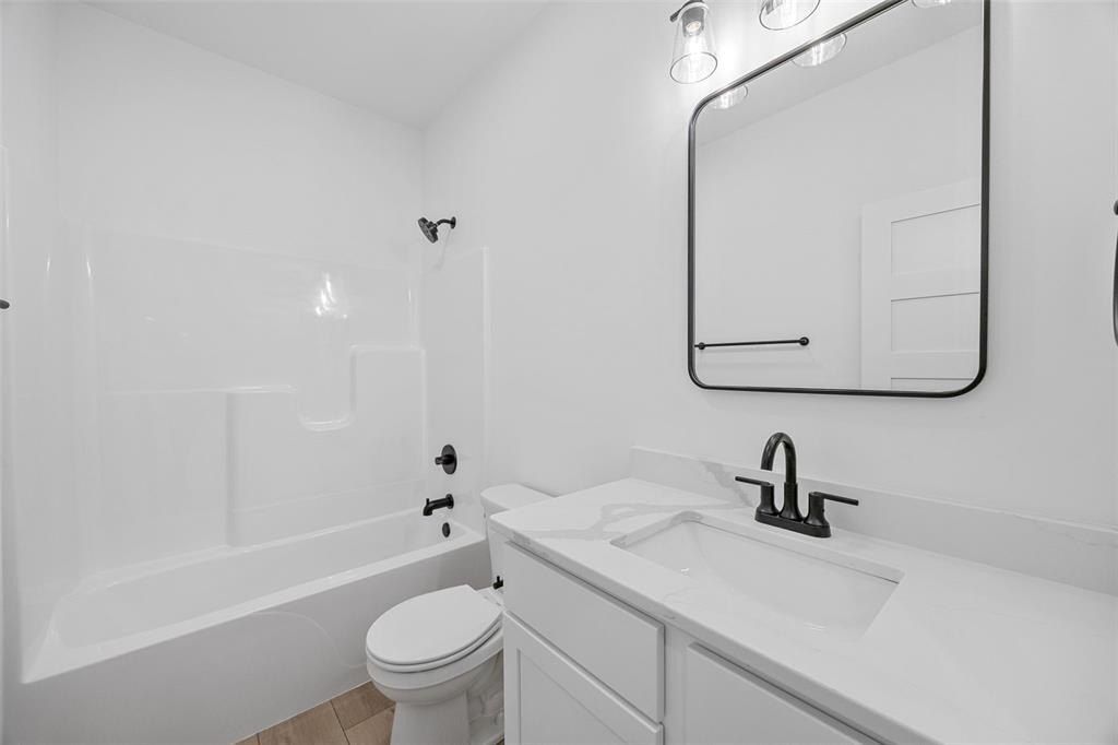 5036 Elderton Drive. Marion, IA 52302