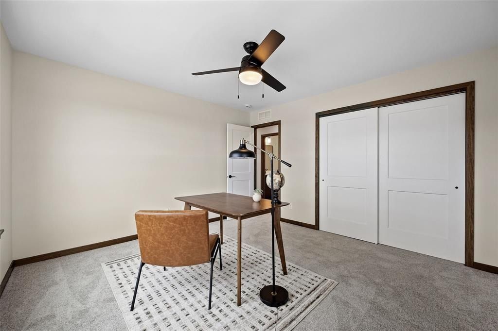 160 Bethany Loop Sw Unit B. Cedar Rapids, IA 52404