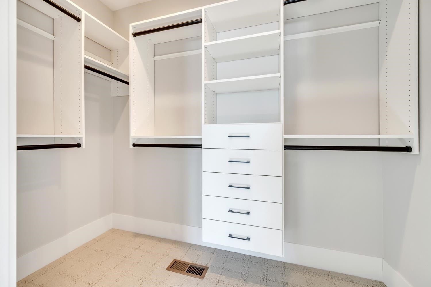 3805 Sunner Avenue. Spirit Lake, IA 51360