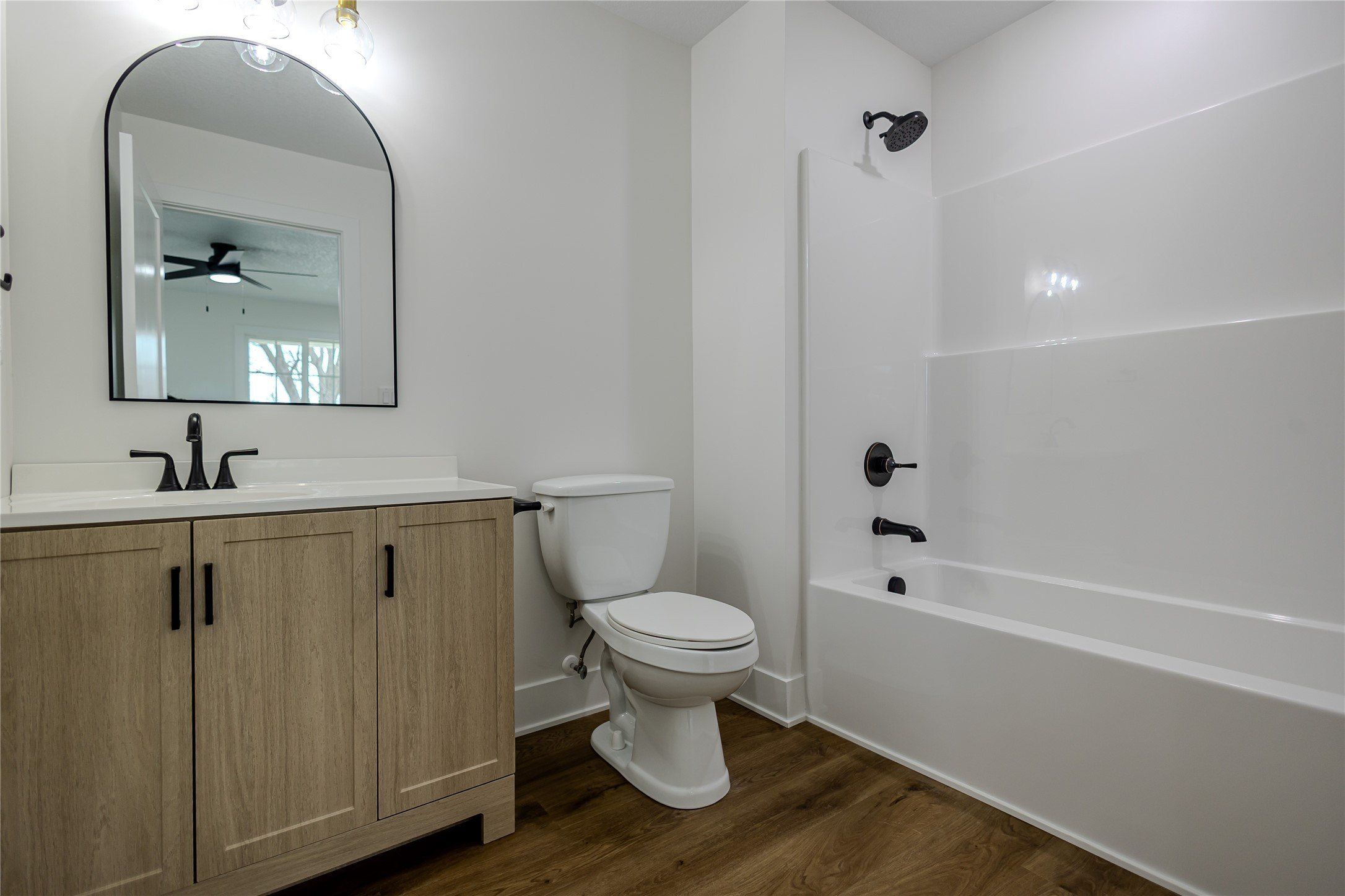 2158 E Walnut Street. Des Moines, IA 50317