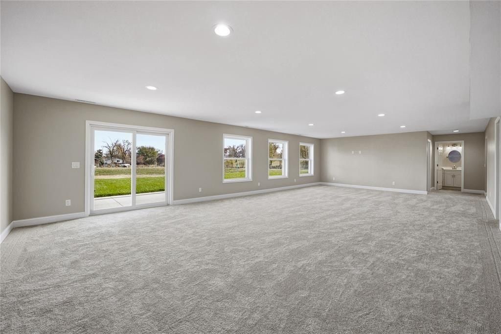 2416 Kestrel Drive Se. Cedar Rapids, IA 52403