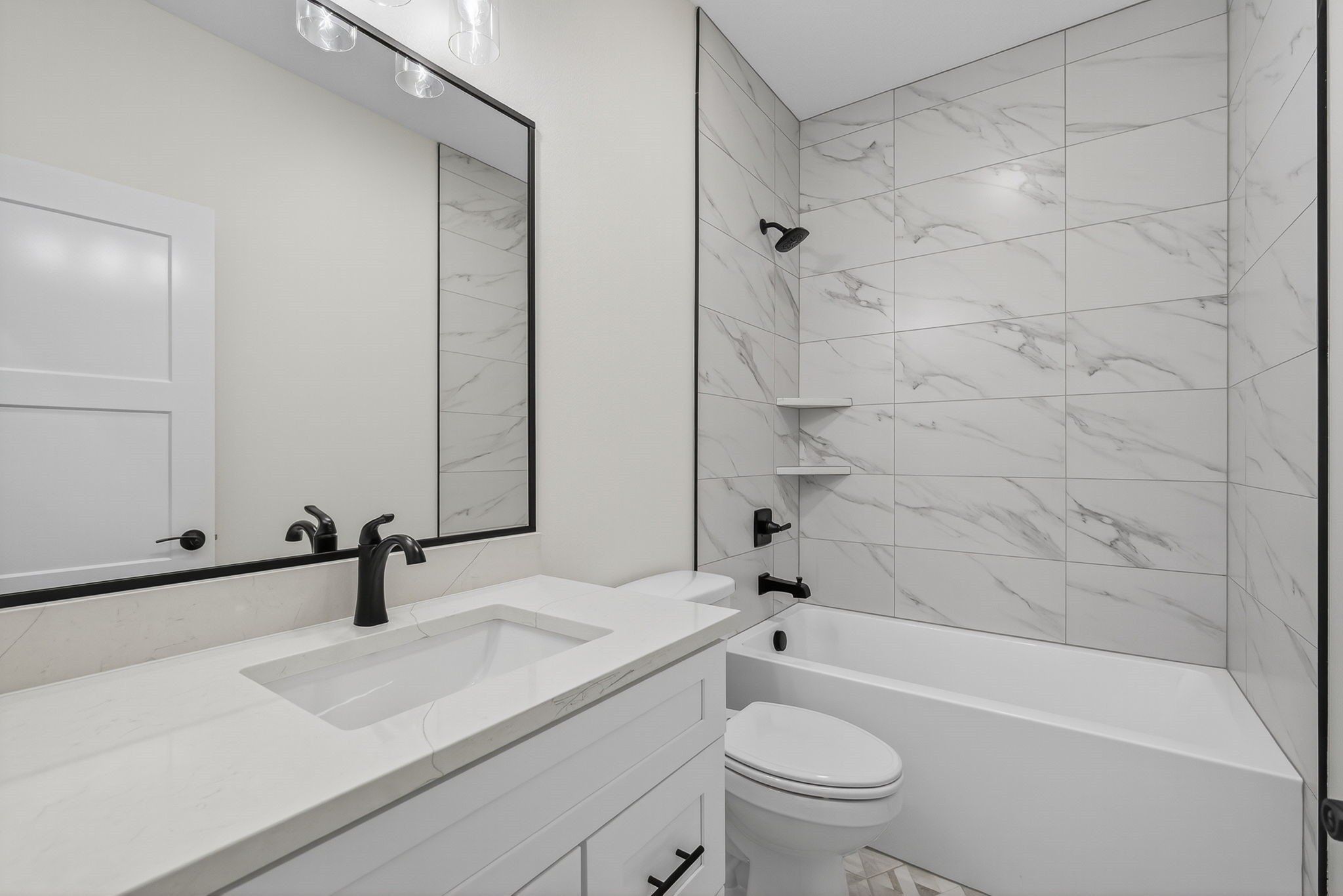 5557 165Th Street. Urbandale, IA 50323