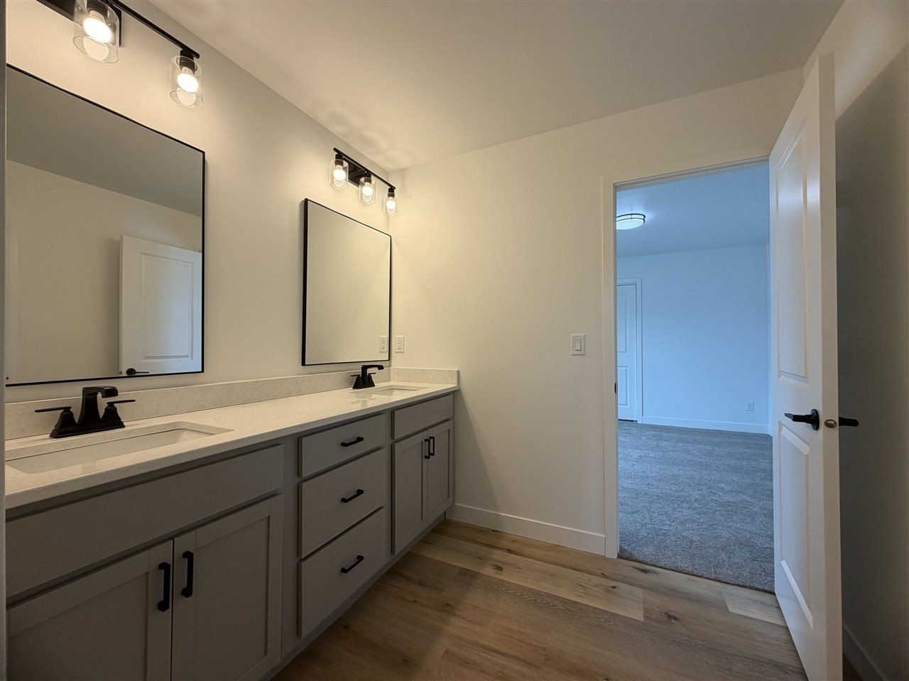 1306 E Gable Way. Tiffin, IA 52340