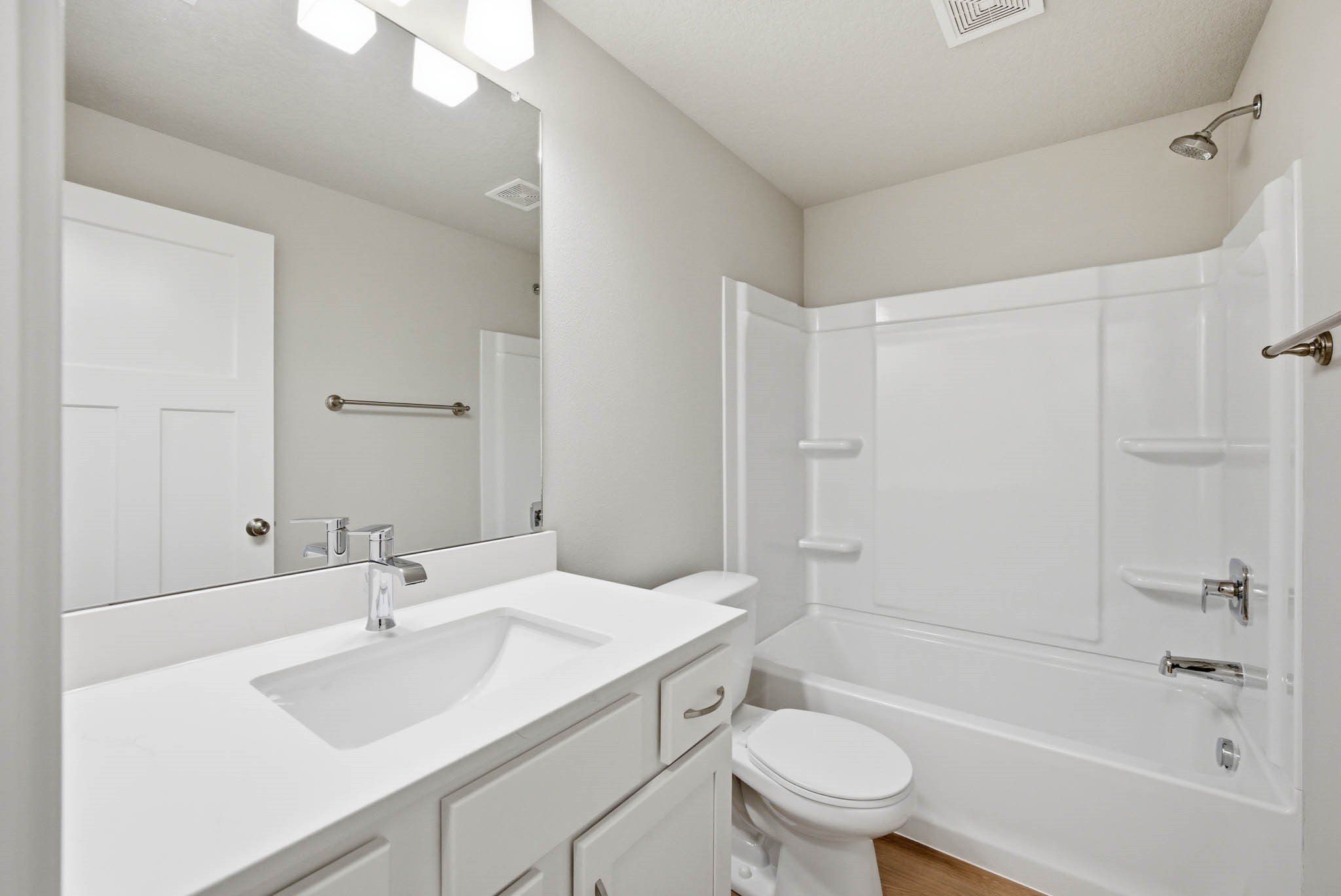 5684 Brookview Avenue. Des Moines, IA 50317