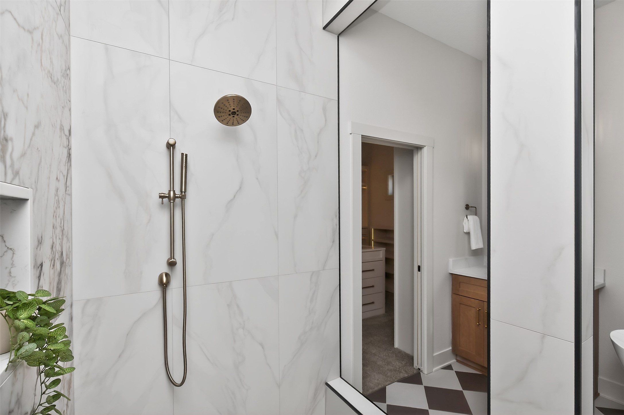 795 Canterbury Circle. Waukee, IA 50263