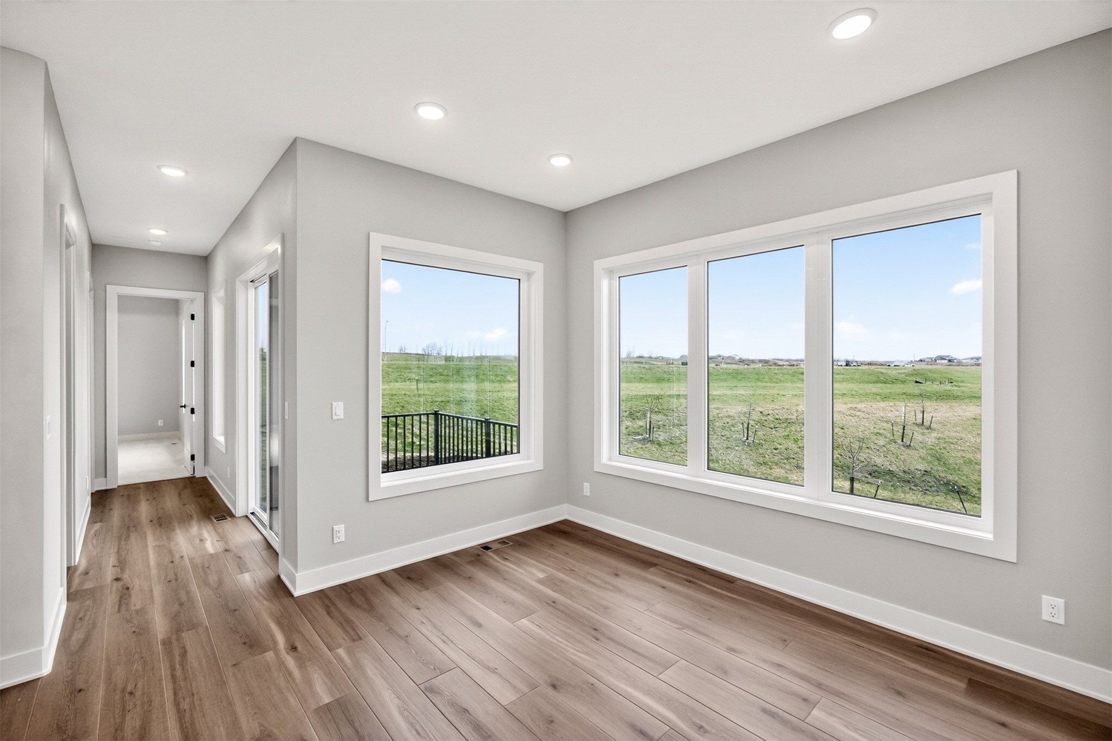 16217 Sharon Drive. Urbandale, IA 50323