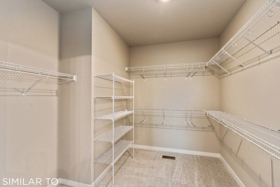 2513 Nw Cedarwood Court. Ankeny, IA 50023