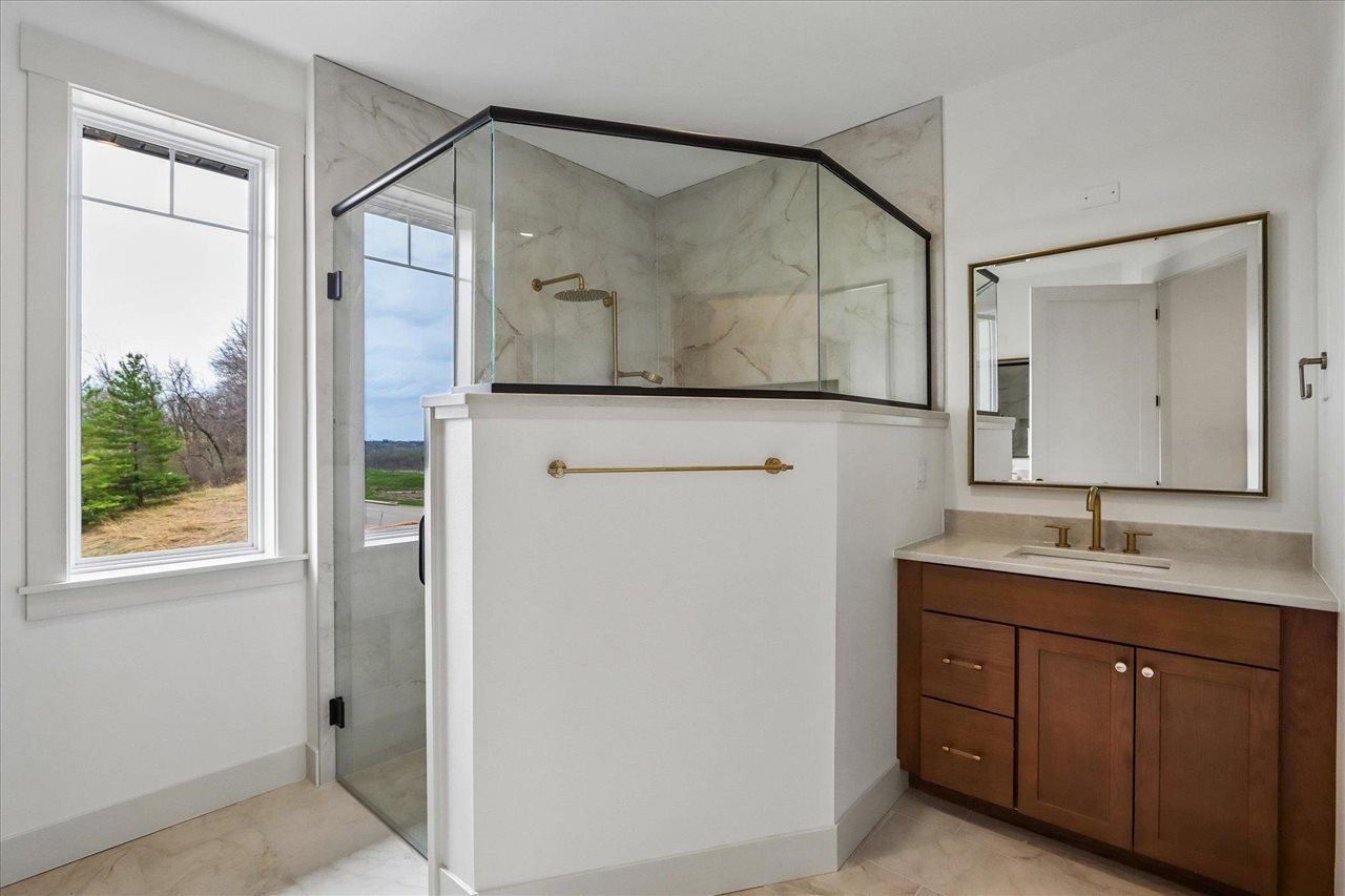 1903 Country Club Dr. Coralville, IA 52241