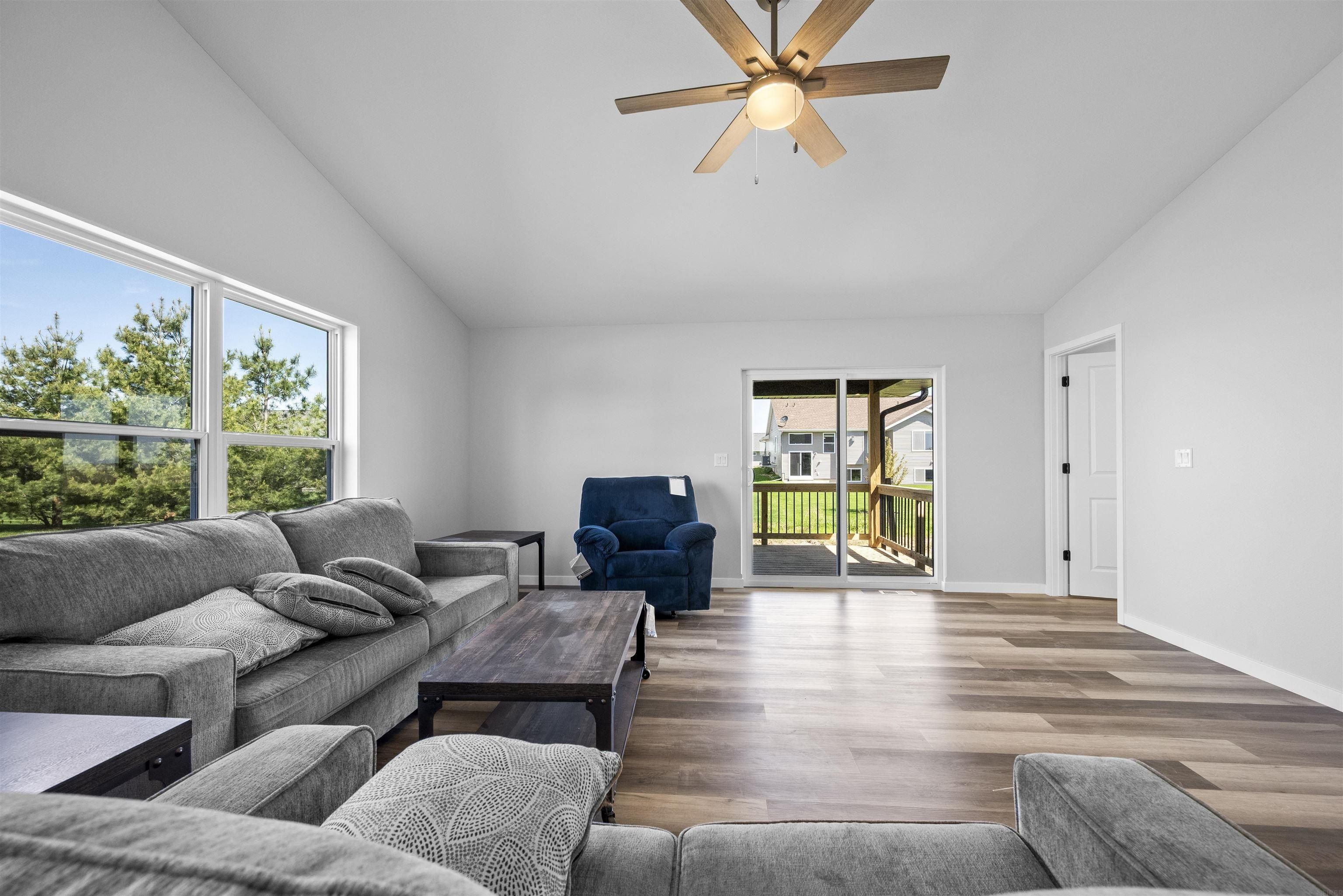 4183 Mystic Drive. Waterloo, IA 50702