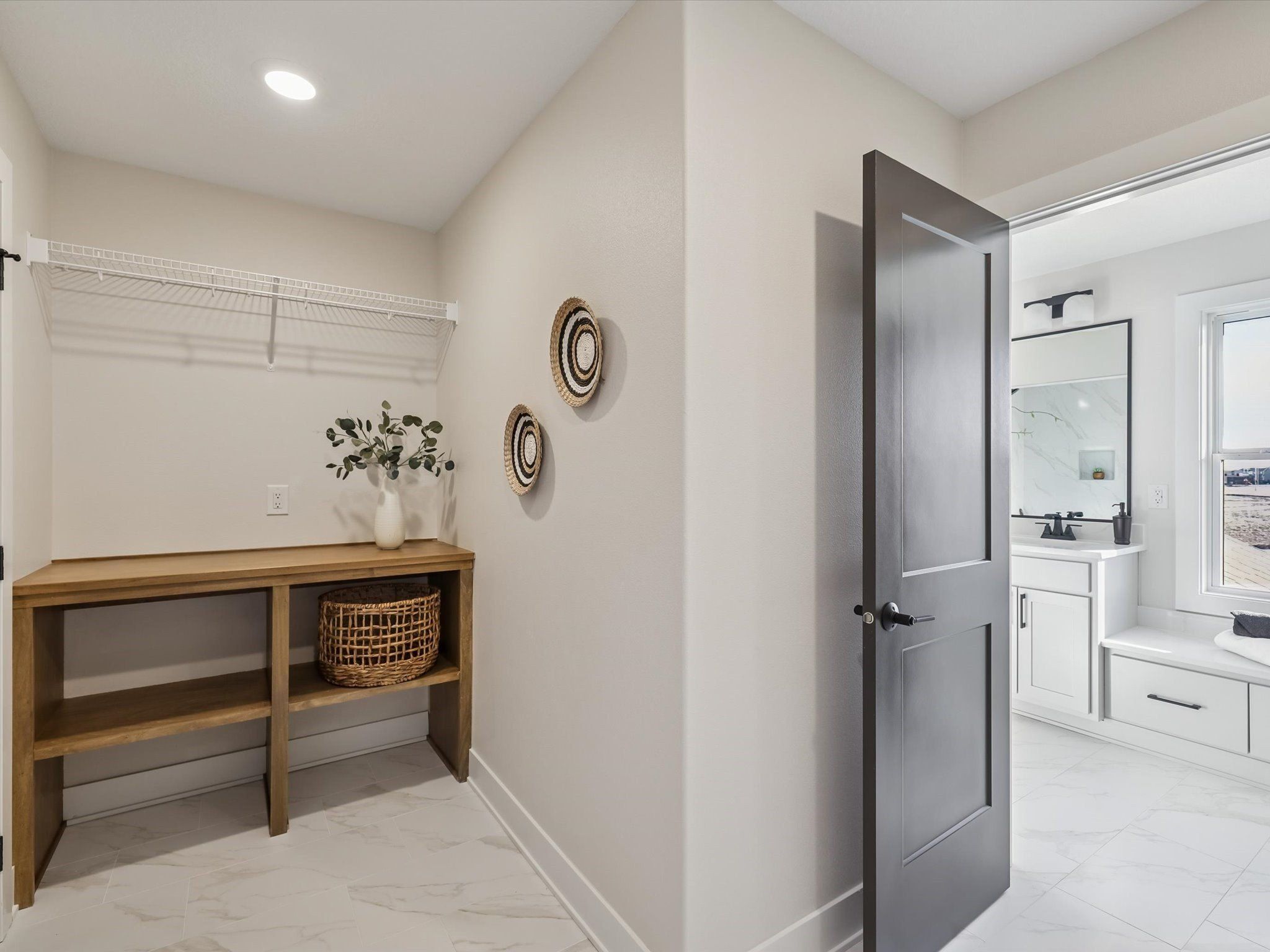 240 Nw Copperleaf Court. Waukee, IA 50263