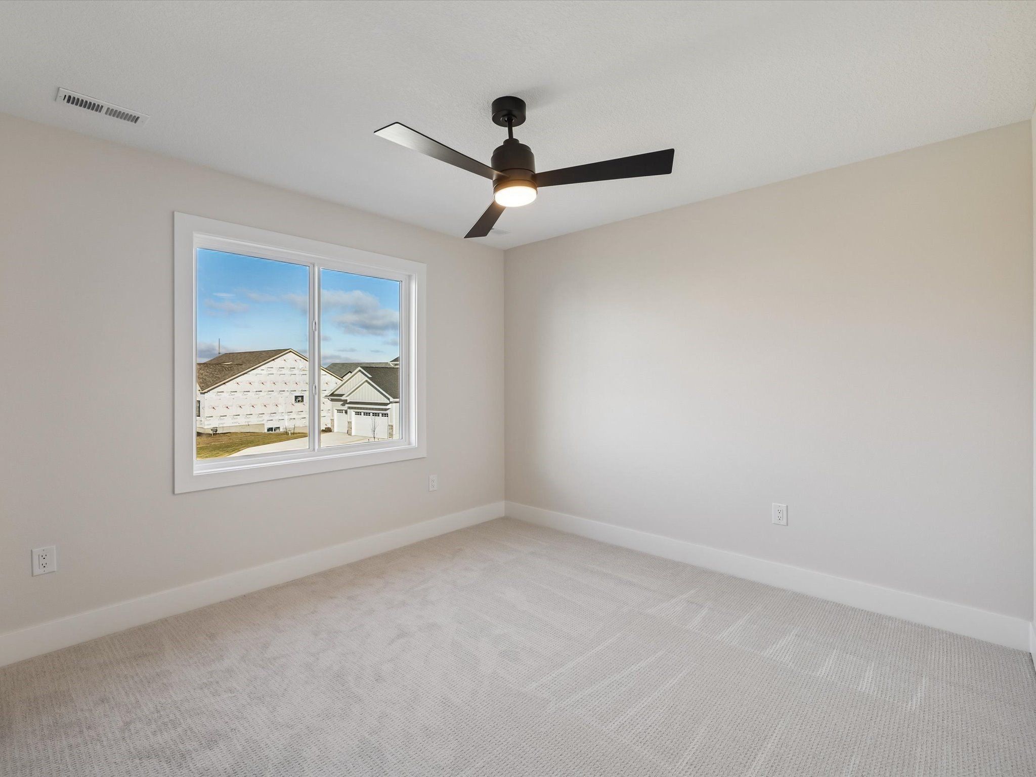 240 Nw Copperleaf Court. Waukee, IA 50263