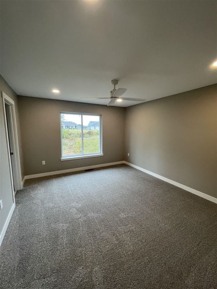 860 Siesta Dr. Tiffin, IA 52340