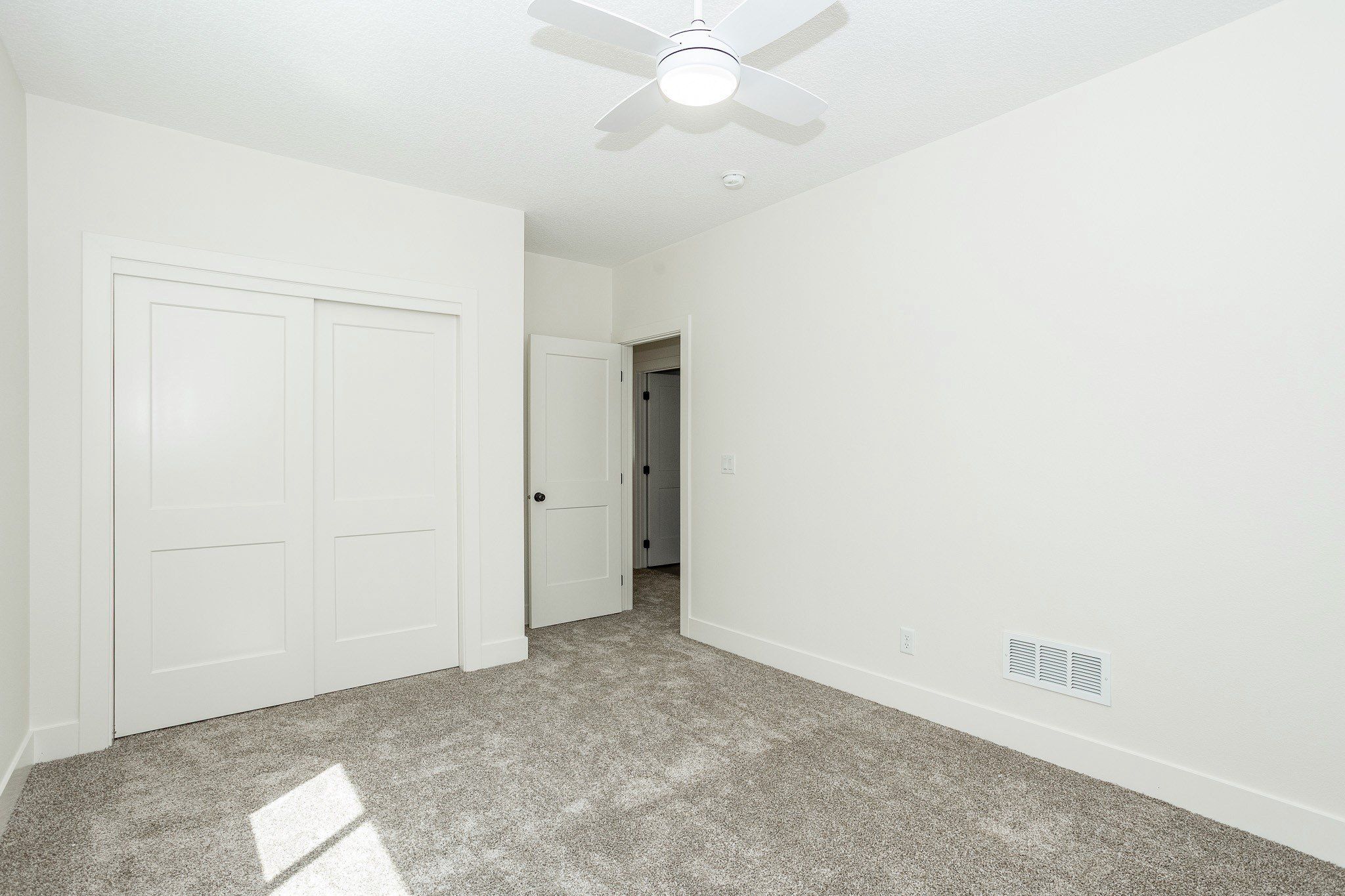 1610 Nw Parkside Lane. Waukee, IA 50263