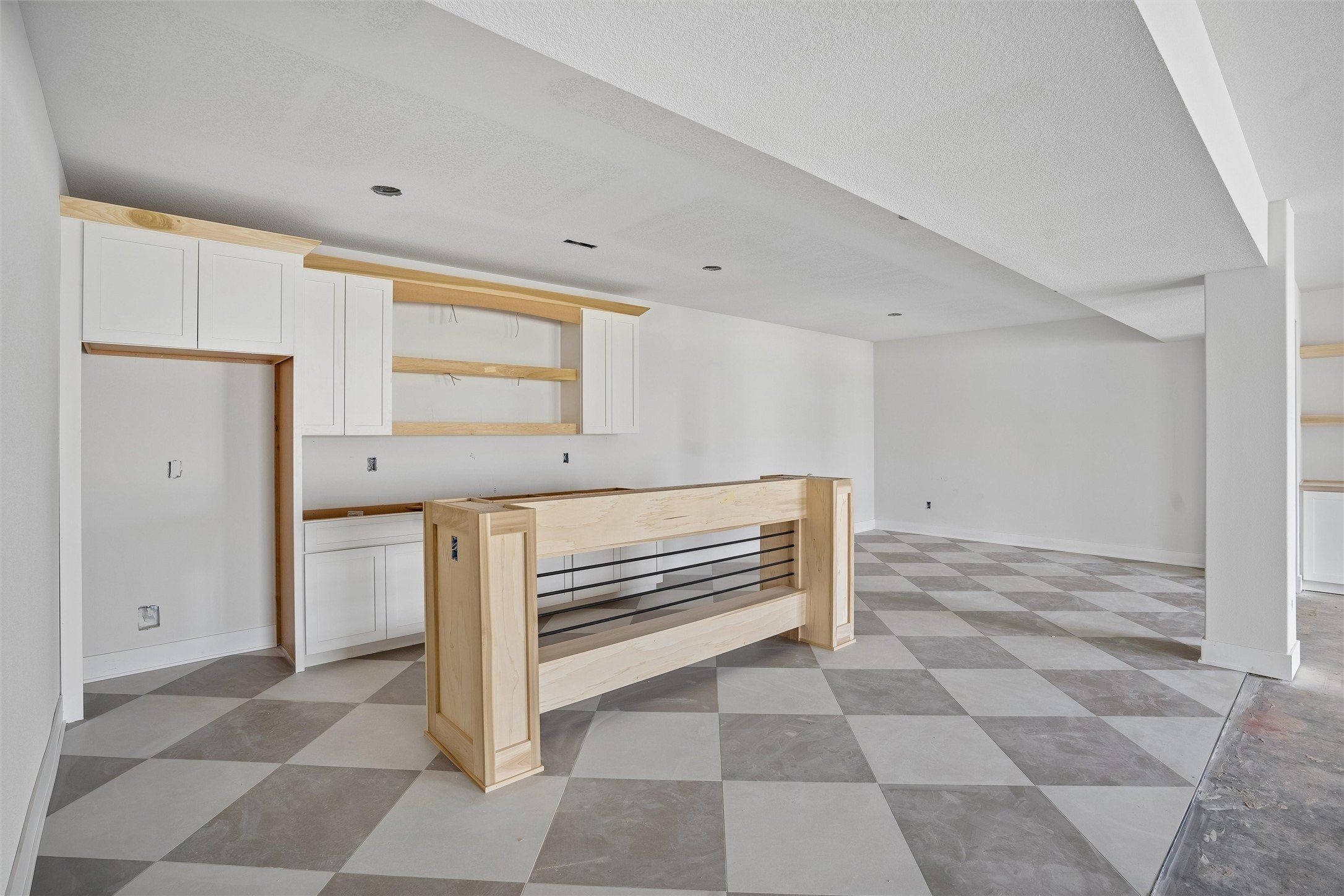 17527 North Valley Drive. Urbandale, IA 50323