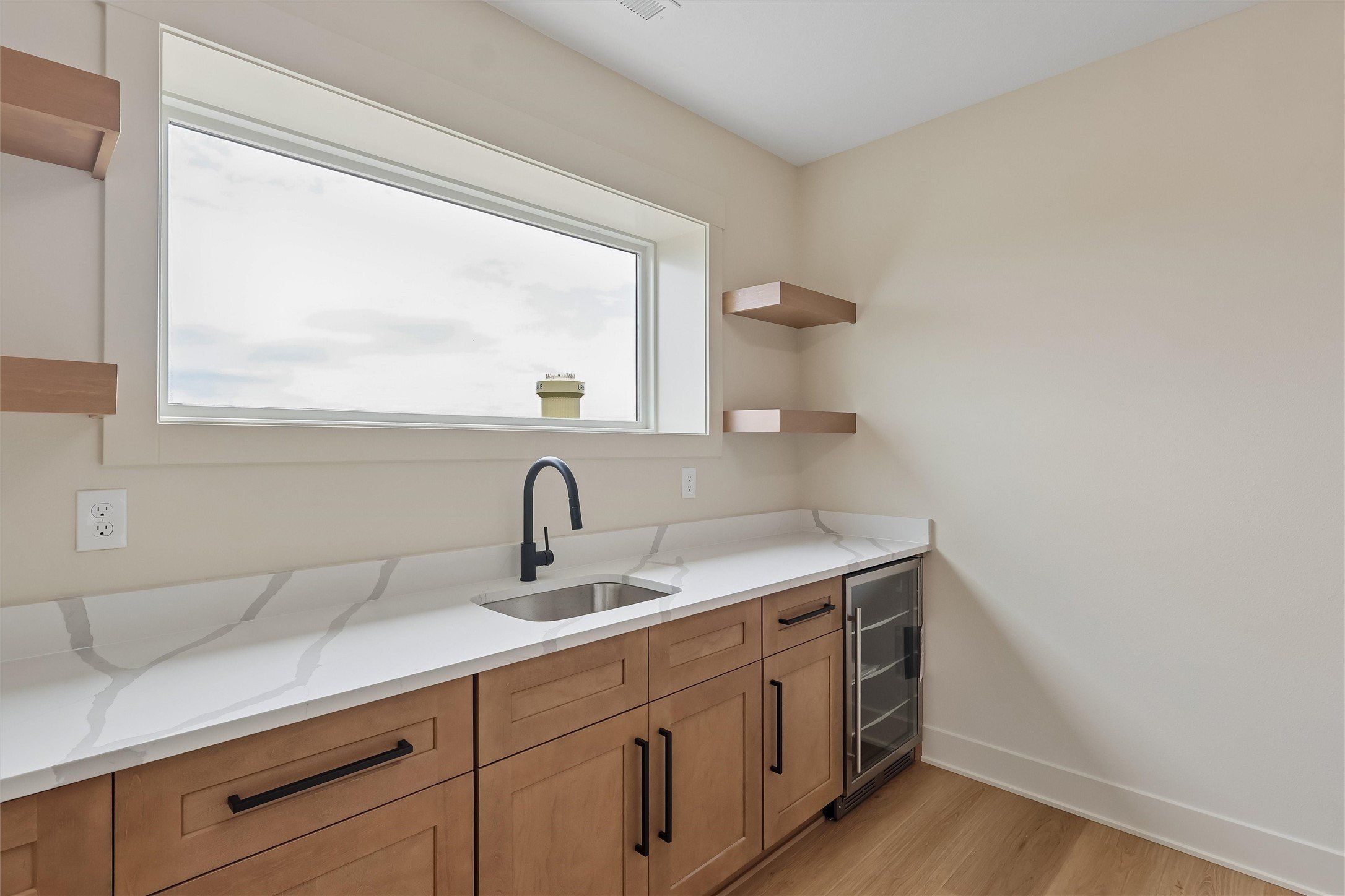 17203 Brookview Drive. Urbandale, IA 50323