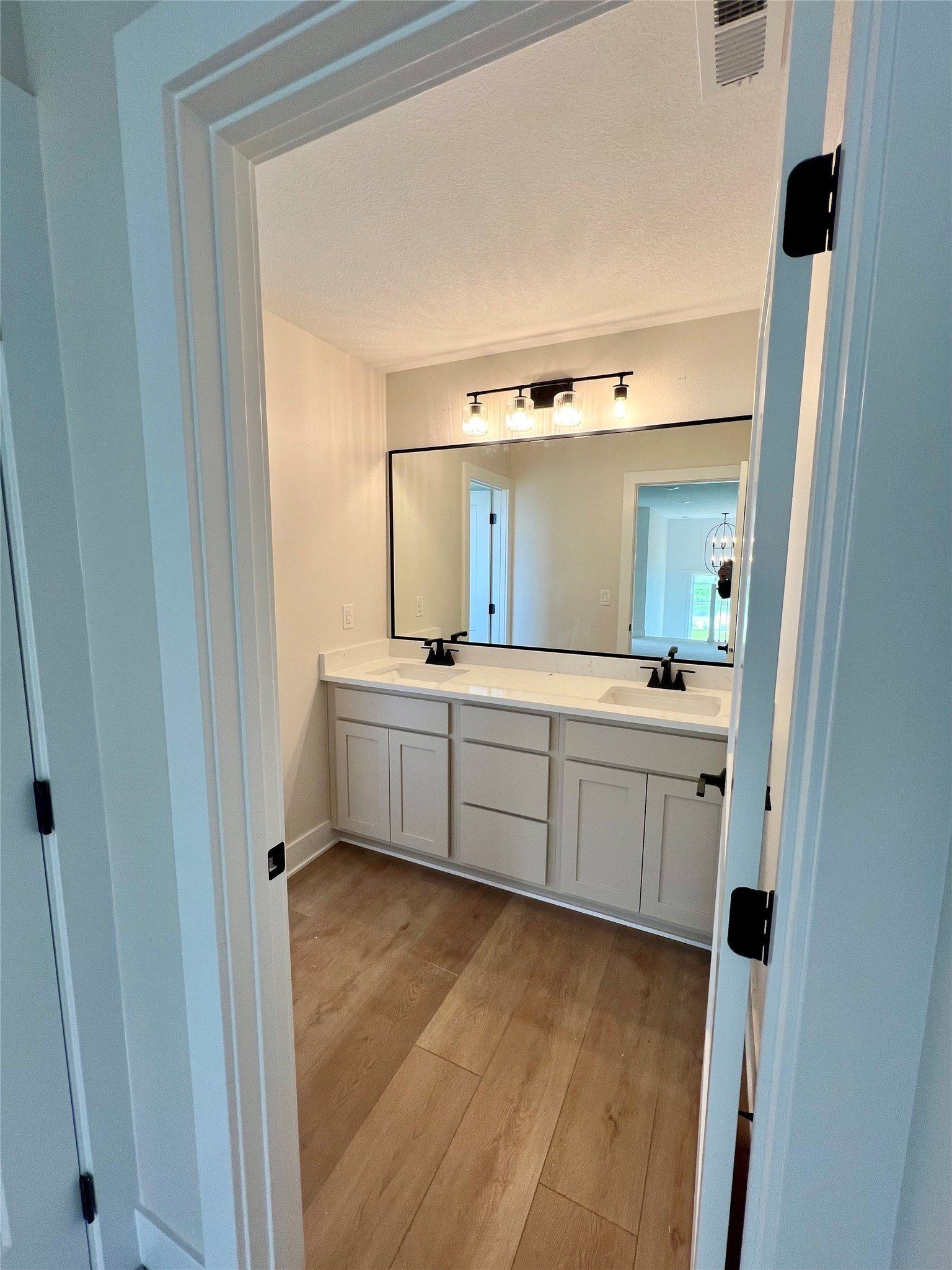 250 Nw Copperleaf Court. Waukee, IA 50263