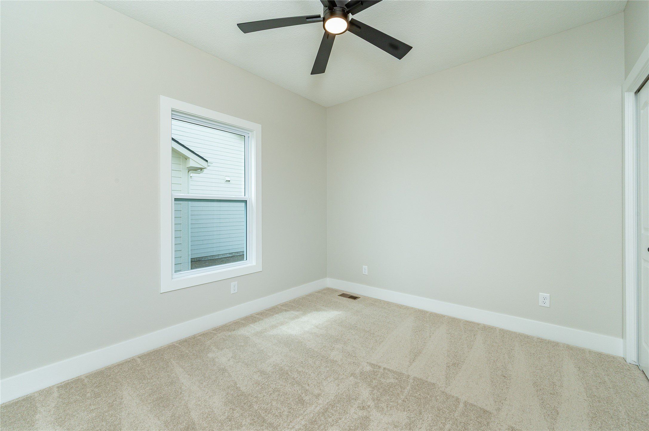 1570 Nw Parkside Lane. Waukee, IA 50263