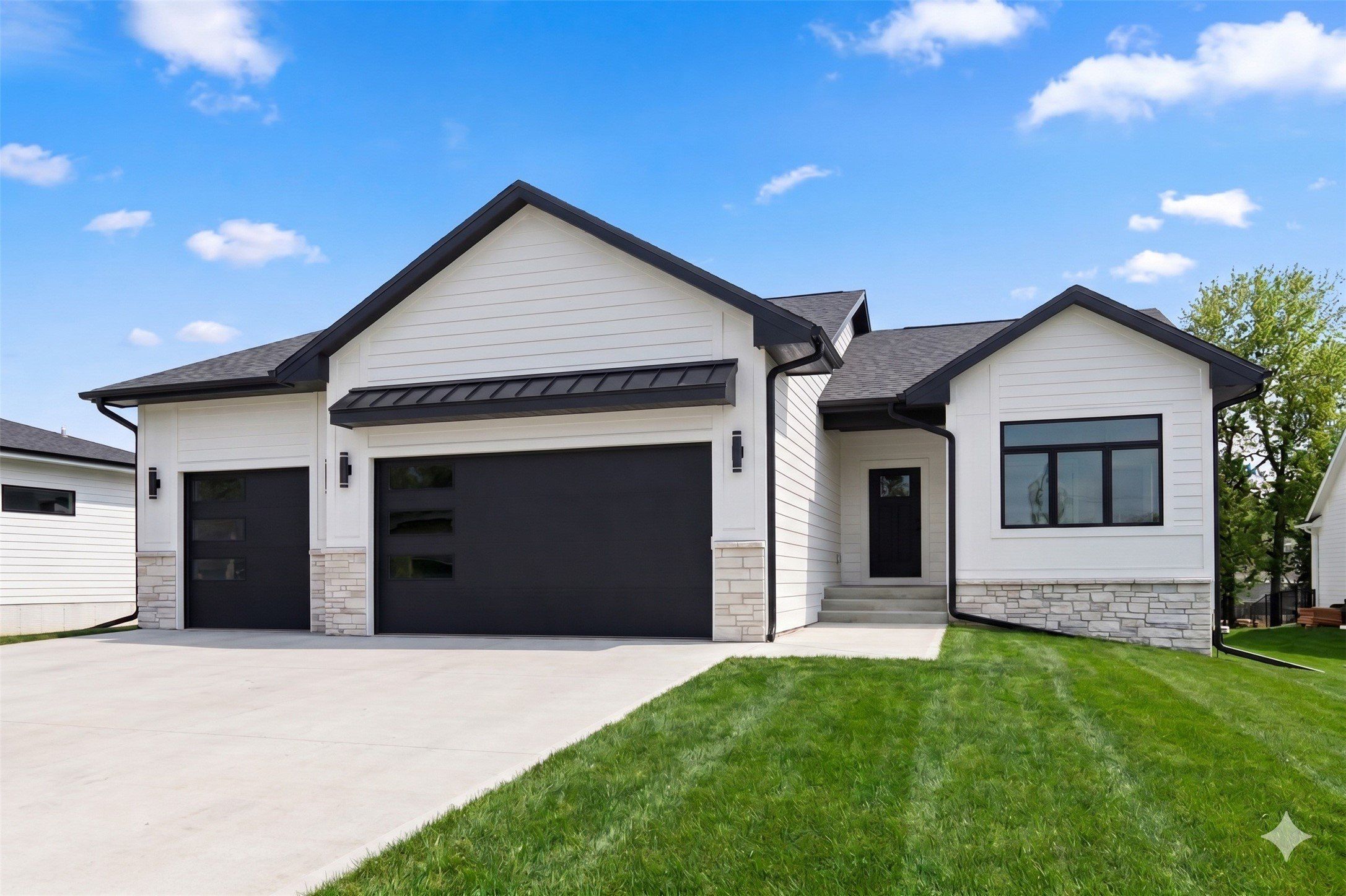 679 Sw 15Th Street. Grimes, IA 50111